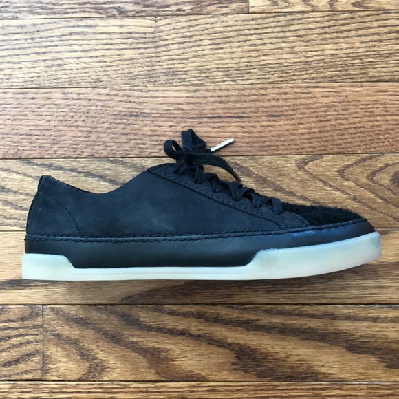 Shoes - VERY comfy Clarks leather tennis shoes size 7